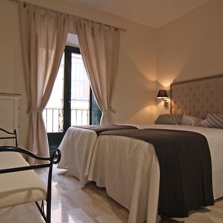 Apartamentos Living Sevilla Centro Maestranza Екстер'єр фото