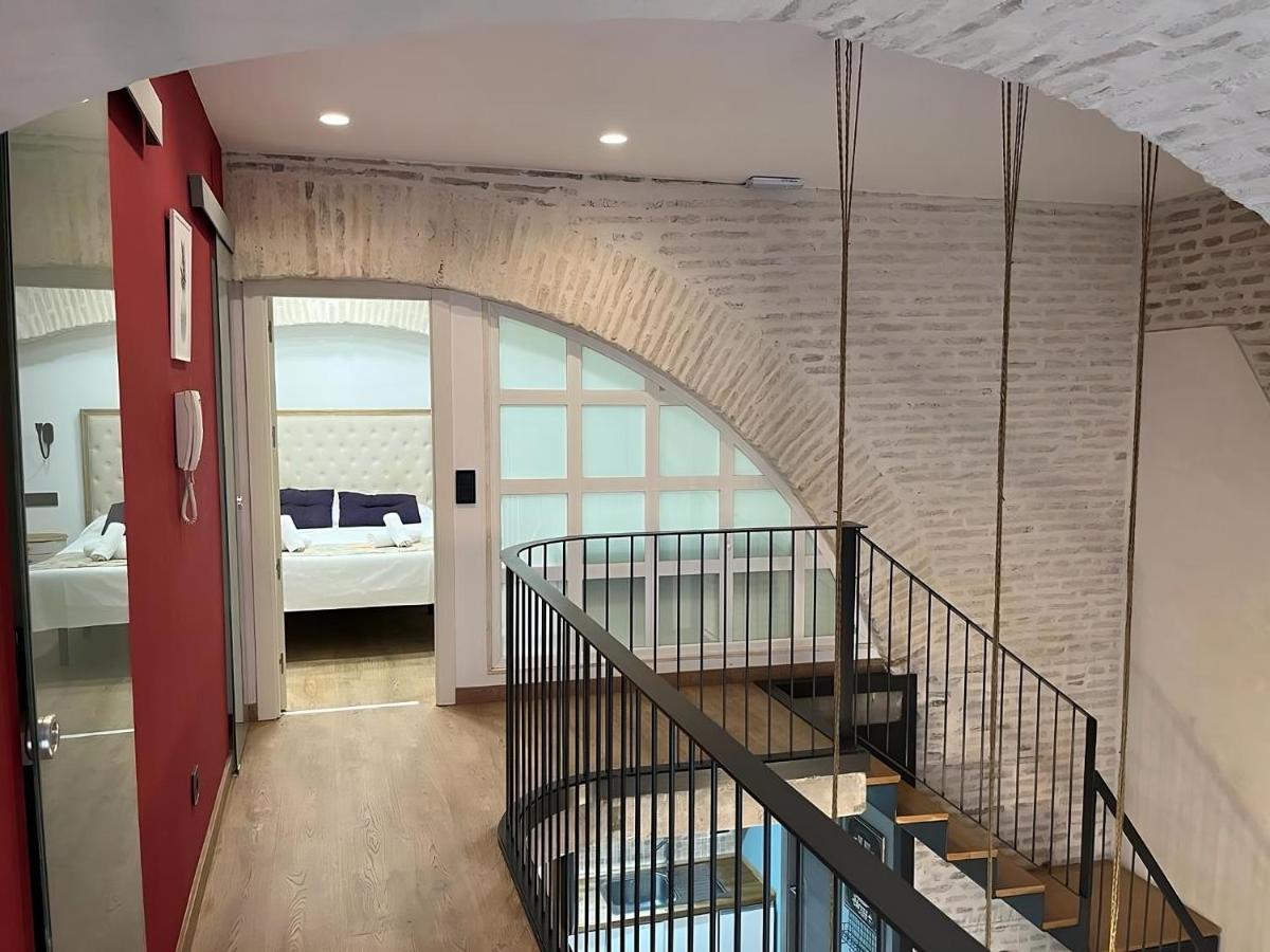 Apartamentos Living Sevilla Centro Maestranza Екстер'єр фото
