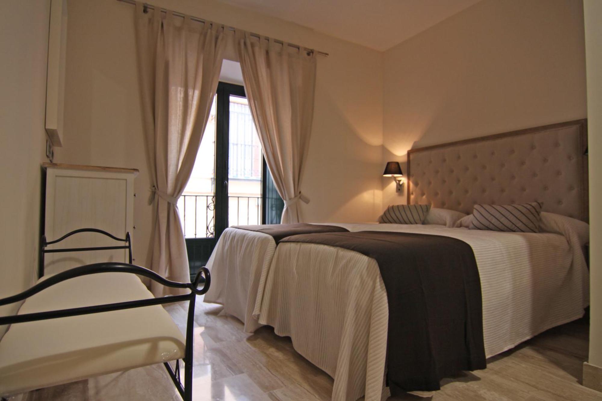 Apartamentos Living Sevilla Centro Maestranza Екстер'єр фото