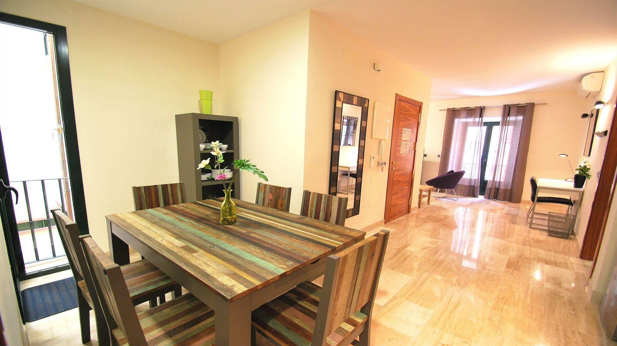 Apartamentos Living Sevilla Centro Maestranza Екстер'єр фото