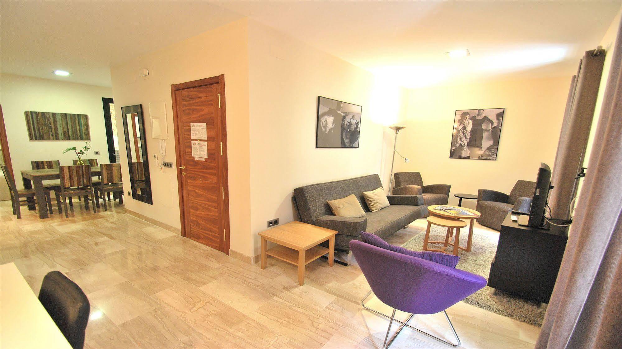 Apartamentos Living Sevilla Centro Maestranza Екстер'єр фото
